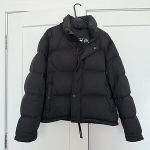 Aritzia Super Puff Size L - Black